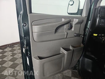 2006 GMC Savana 2500 Cargo Van 1WT 135.0" WB - miniatura 9