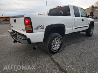 2006 GMC Sierra 2500HD SL Extended Cab Medium Bed 2SA w/Rear Doors - miniatura 10