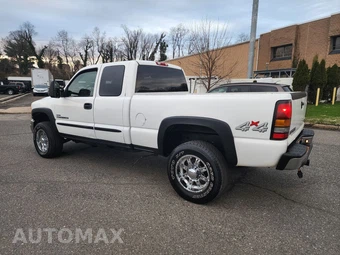 2006 GMC Sierra 2500HD SL Extended Cab Medium Bed 2SA w/Rear Doors - miniatura 9