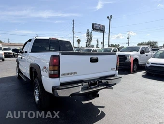 2006 GMC Sierra 2500HD WT Extended Cab Medium Bed 1SA w/Rear Doors - miniatura 8