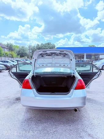 2006 Honda Accord Sedan LX SE - miniatura 5