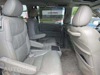 2006 Honda Odyssey Touring w/Navigation & RES 118.1" WB – miniatura 17