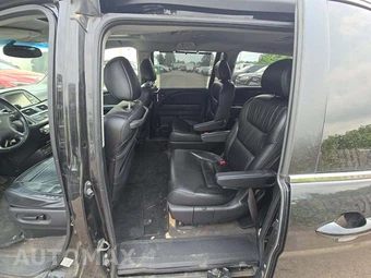2006 Honda Odyssey Touring w/Navigation & RES 118.1" WB - miniatura 13