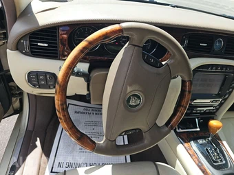 2006 Jaguar XJ8L Vanden Plas – miniatura 10