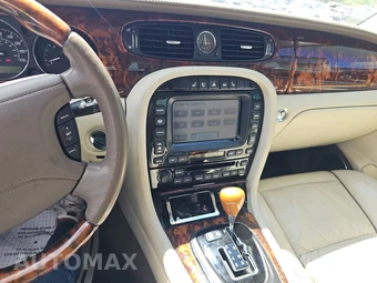 2006 Jaguar XJ8L Vanden Plas – miniatura 11