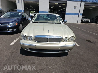 2006 Jaguar XJ8L Vanden Plas – miniatura 2