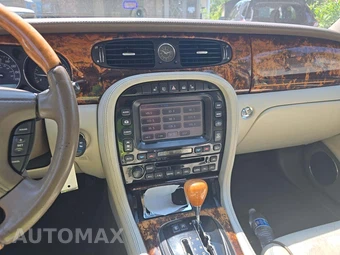 2006 Jaguar XJ8L Vanden Plas – miniatura 10