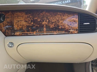 2006 Jaguar XJ8L Vanden Plas – miniatura 19