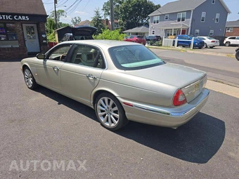 2006 Jaguar XJ8L Vanden Plas – miniatura 2