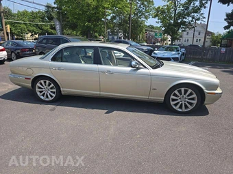 2006 Jaguar XJ8L Vanden Plas – miniatura 4