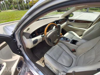 2006 Jaguar XJ8L Vanden Plas - miniatura 12