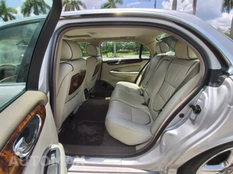2006 Jaguar XJ8L Vanden Plas - miniatura 29