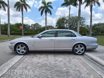 2006 Jaguar XJ8L Vanden Plas - miniatura 4