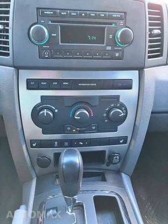 2006 Jeep Grand Cherokee Laredo - miniatura 12