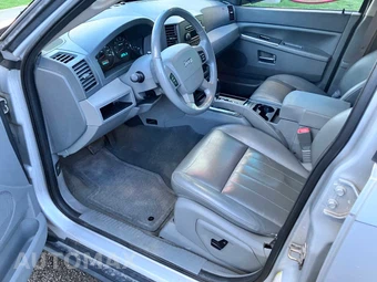 2006 Jeep Grand Cherokee Laredo - miniatura 9