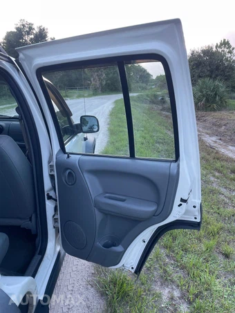 2006 Jeep Liberty Sport - miniatura 34