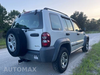 2006 Jeep Liberty Sport - miniatura 6