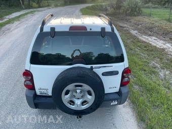 2006 Jeep Liberty Sport - miniatura 7