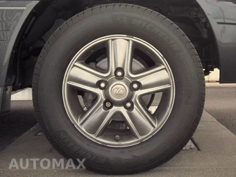 2006 Lexus LX 470 – miniatura 10