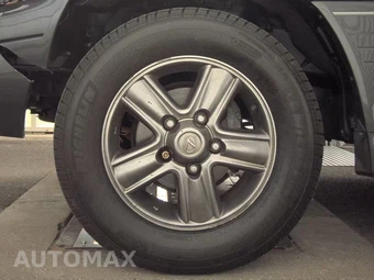 2006 Lexus LX 470 – miniatura 9