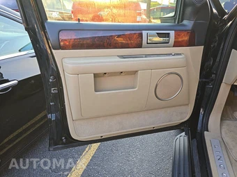 2006 Lincoln Navigator Luxury – miniatura 9