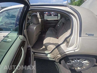 2006 Lincoln Town Car Signature Limited - miniatura 10