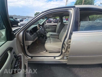 2006 Lincoln Town Car Signature Limited - miniatura 3