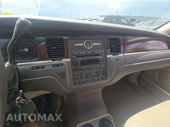 2006 Lincoln Town Car Signature Limited - miniatura 7