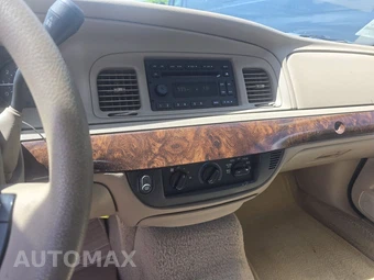 2006 Mercury Grand Marquis GS Convenience - miniatura 11
