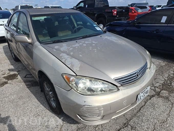 2006 Toyota Camry LE – miniatura 3