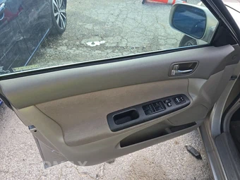 2006 Toyota Camry LE – miniatura 9