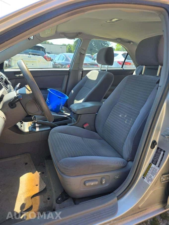 2006 Toyota Camry LE – miniatura 6