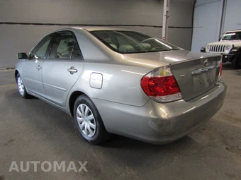 2006 Toyota Camry LE – miniatura 4