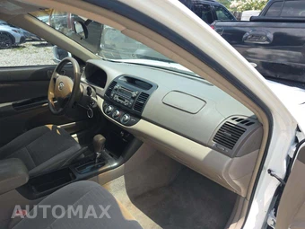 2006 Toyota Camry LE – miniatura 19