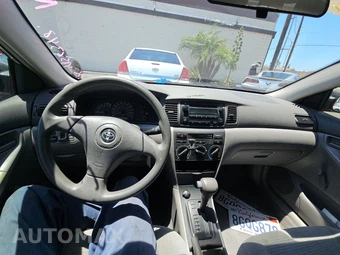2006 Toyota Corolla CE – miniatura 11