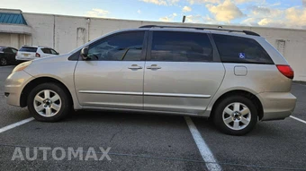 2006 Toyota Sienna 119.3" WB - miniatura 10