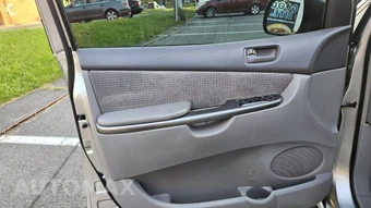 2006 Toyota Sienna 119.3" WB - miniatura 12