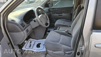 2006 Toyota Sienna 119.3" WB - miniatura 13