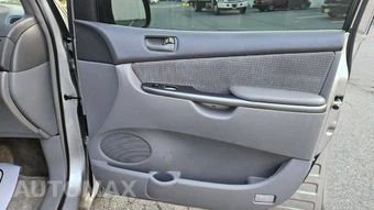 2006 Toyota Sienna 119.3" WB - miniatura 15