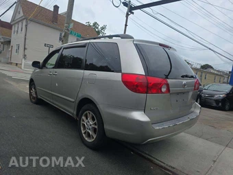 2006 Toyota Sienna LE Minivan 119.3" WB – miniatura 2
