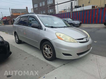 2006 Toyota Sienna LE Minivan 119.3" WB – miniatura 4