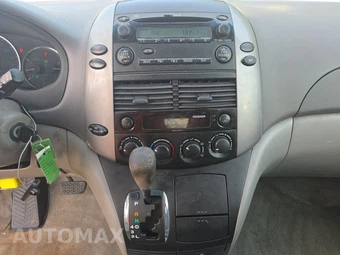 2006 Toyota Sienna LE Minivan 7-Passenger 119.3" WB - miniatura 11