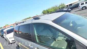 2006 Toyota Sienna LE Minivan 7-Passenger 119.3" WB – miniatura 35