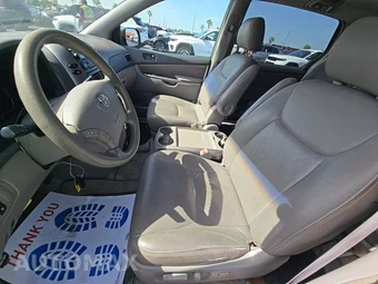2006 Toyota Sienna LE Minivan 7-Passenger 119.3" WB – miniatura 7