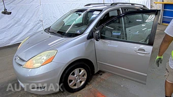 2006 Toyota Sienna LE Minivan 7-Passenger 119.3" WB