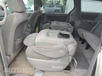 2006 Toyota Sienna LE Minivan 7-Passenger 119.3" WB - miniatura 13