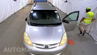 2006 Toyota Sienna LE Minivan 7-Passenger 119.3" WB - miniatura 2