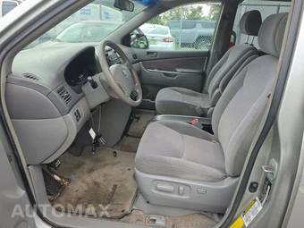 2006 Toyota Sienna LE Minivan 7-Passenger 119.3" WB - miniatura 7