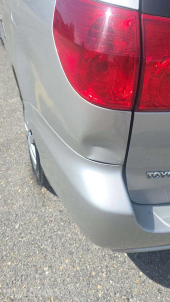 2006 Toyota Sienna LE Minivan 7-Passenger 119.3" WB - miniatura 25