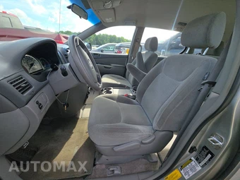 2006 Toyota Sienna LE Minivan 7-Passenger 119.3" WB - miniatura 7